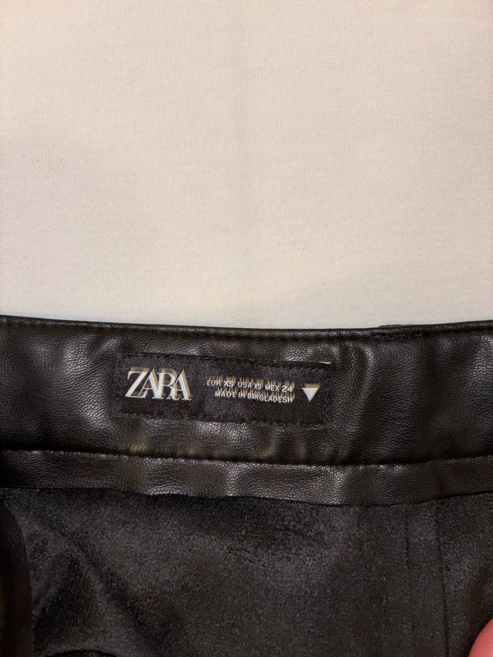Zara Pantaloni: Kunstleder-Shorts, Schwarz, Grösse XS – Usato da Basel venduto da ine_tl5x 3