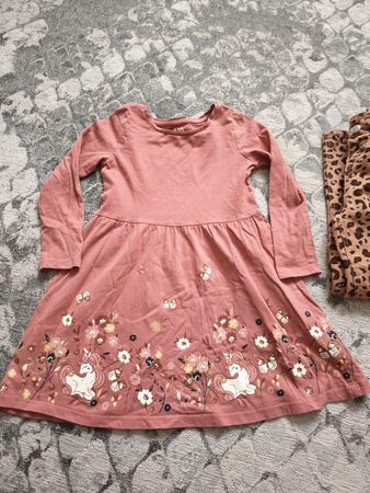 Mädchen Hose Leo Muster Grösse 122 guter Zustand plus Kleid