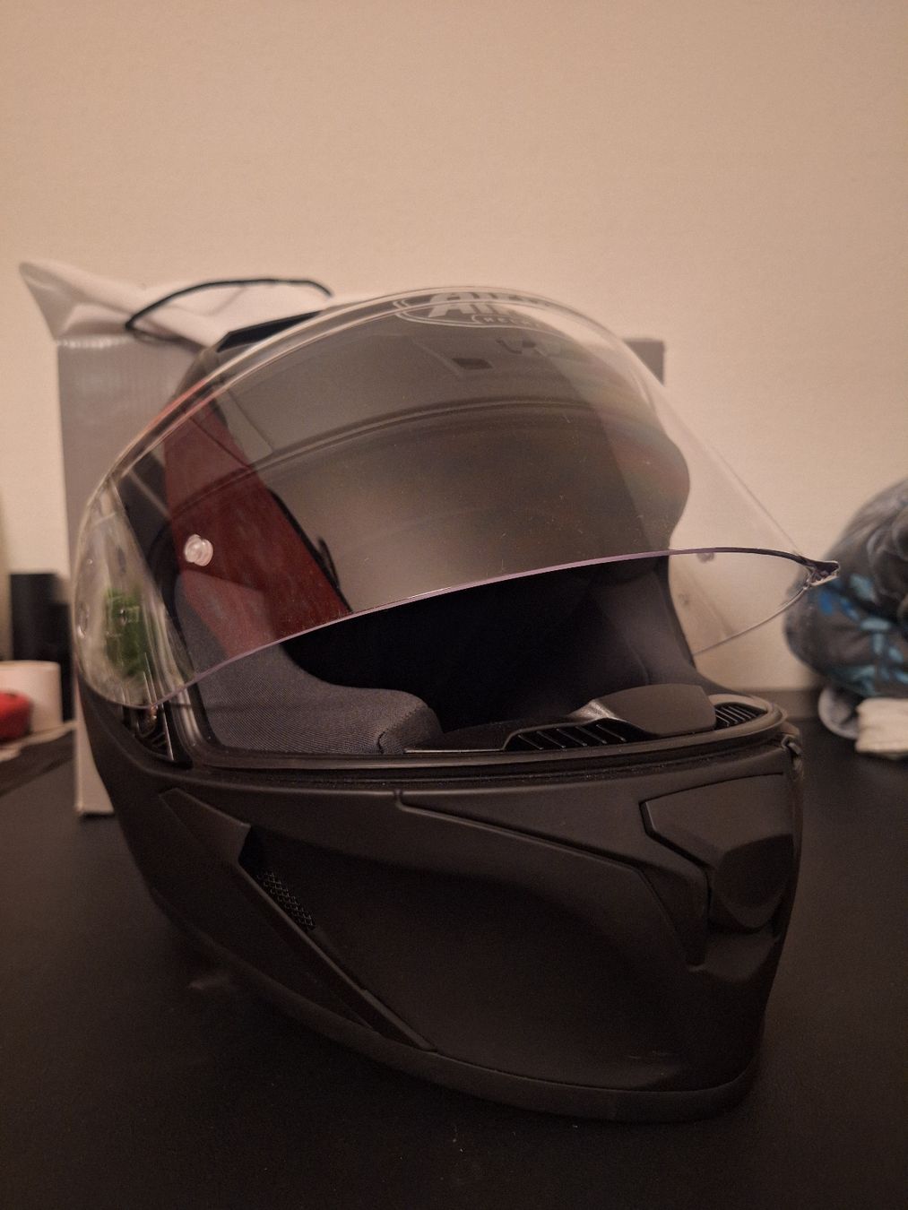 Airoh Caschi & visiere: Airoh Valor - Racing Helmet - Matte Black – Nuovo (secondo la descrizione) da Biel/Bienne venduto da Seyran 2
