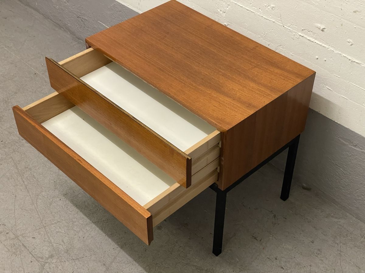 Commodes: Vintage kommode/sideboard mit 2 schubladen & metallfüsse – D'occasion à Zürich par Vintage-1993 7
