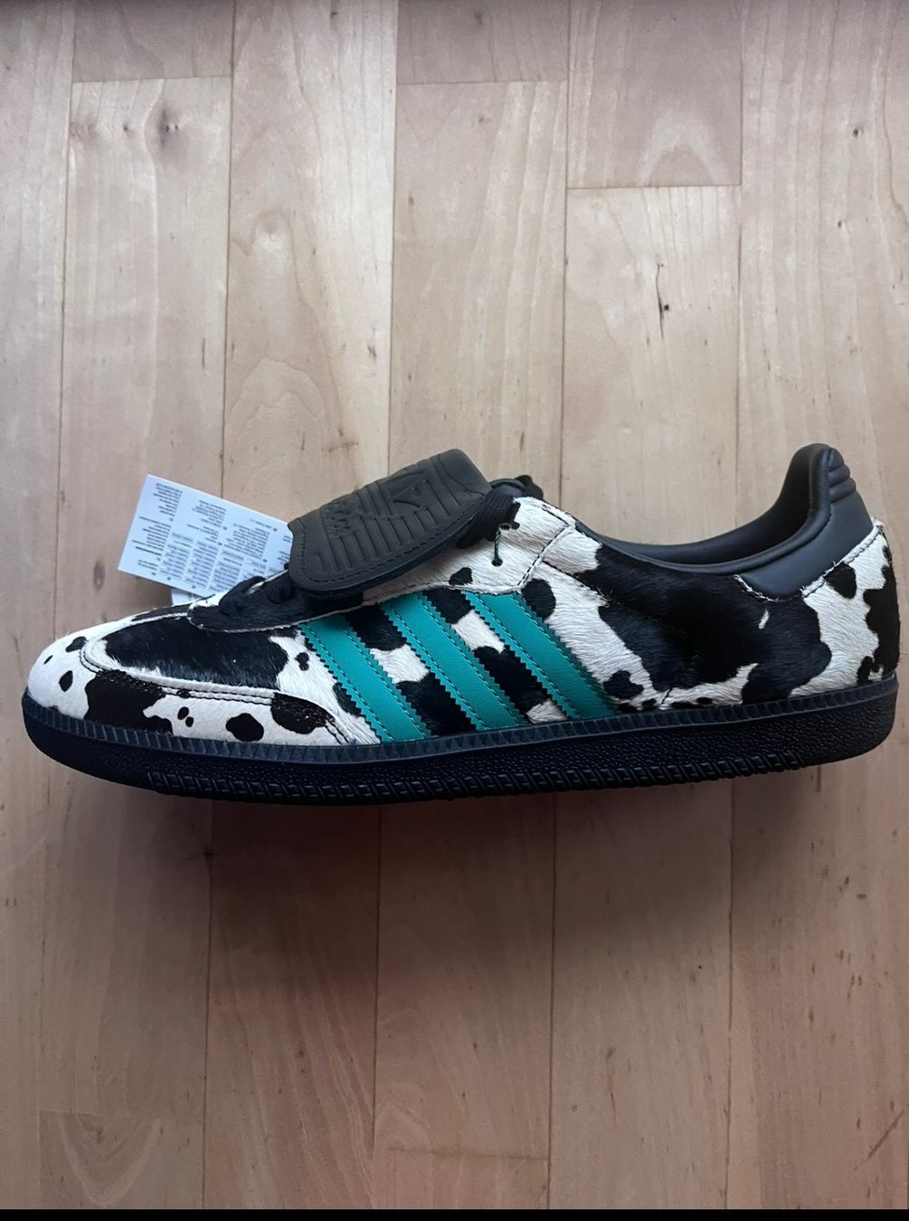 Adidas Herrenschuhe: Adidas shoes  new in org box – Gebraucht aus Clarens von Sweden111 2