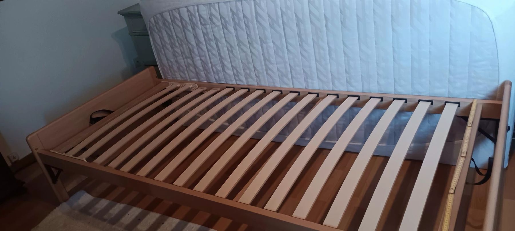 Betten: lit 200 / 90 avec matelas – Gebraucht aus noville von fardusa 3