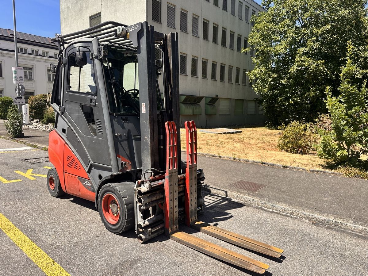 Linde Gabelstapler & Hubwagen: Linde dieselstapler – Gebraucht aus lyssach von brax2019