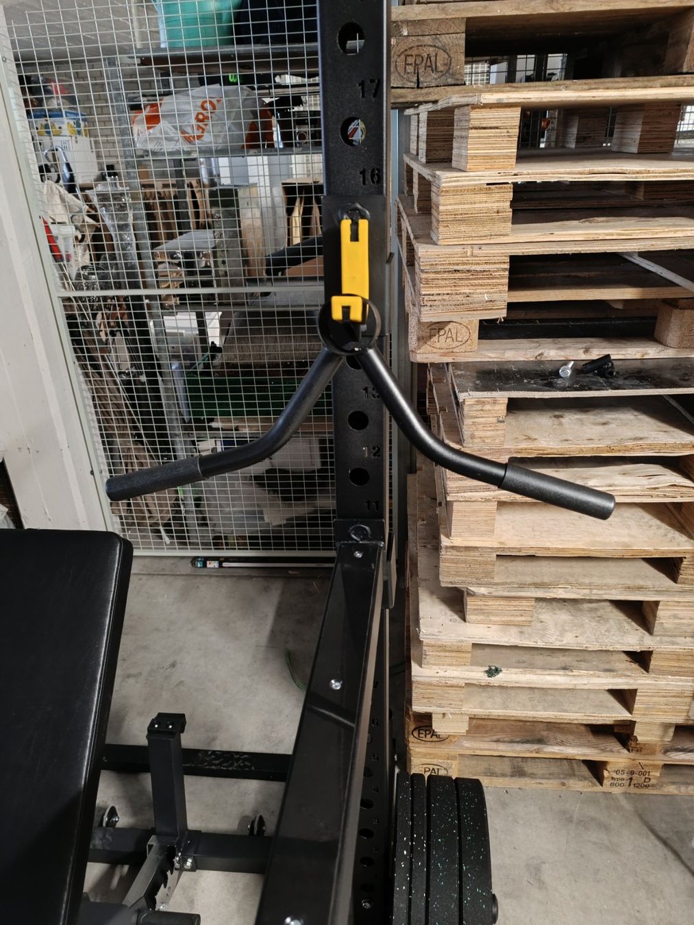 Hometrainer: Half open Rack, Langhantel, 100kg Plates, Verstellbar Bench – Neu und originalverpackt aus Volketswil von Fsladek 5