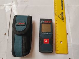 BOSCH GLM 30 Professional Laser Distance Measurer with holst