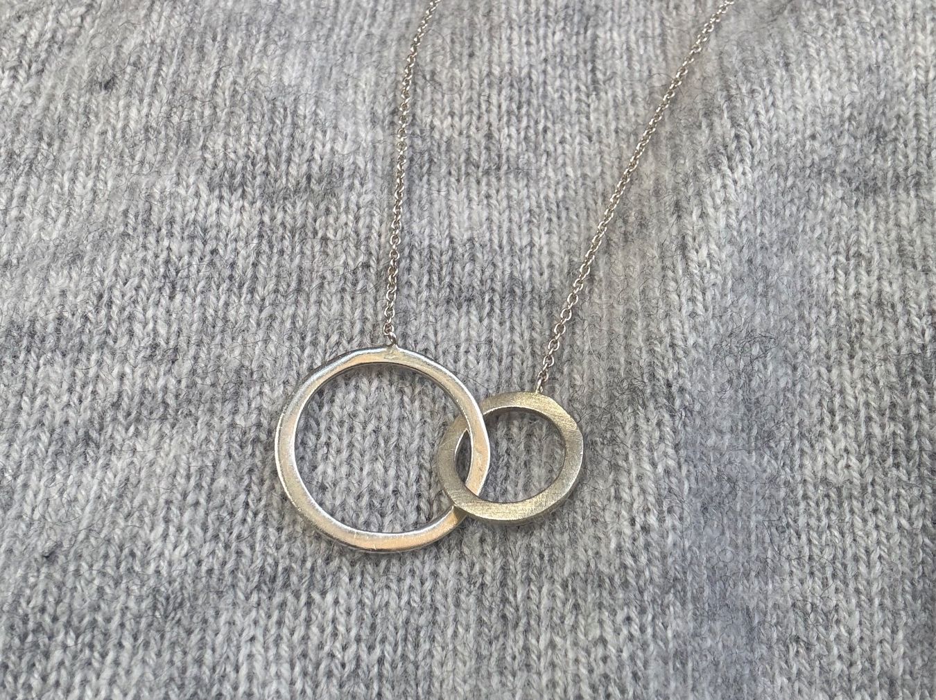 Olga Ribler Catenine: Feine Silber Halskette Infinity / collier argent – Usato da Zürich venduto da Doriga