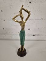 Grâce Africaine – Statuette en bronze, porteuse d'eau