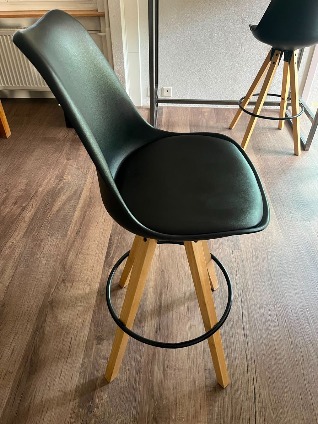 Sgabelli: 5 tabourets bar bois / 5 Barhocker Holz schwarz – Usato da Biel/Bienne venduto da tal3