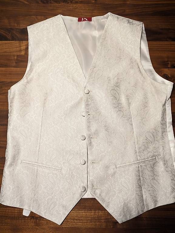 Gilets & Westen: Weste/Gillet, festlich, mit Fliege und Pochette – Gebraucht aus Münchenstein von chr_mc7x 1