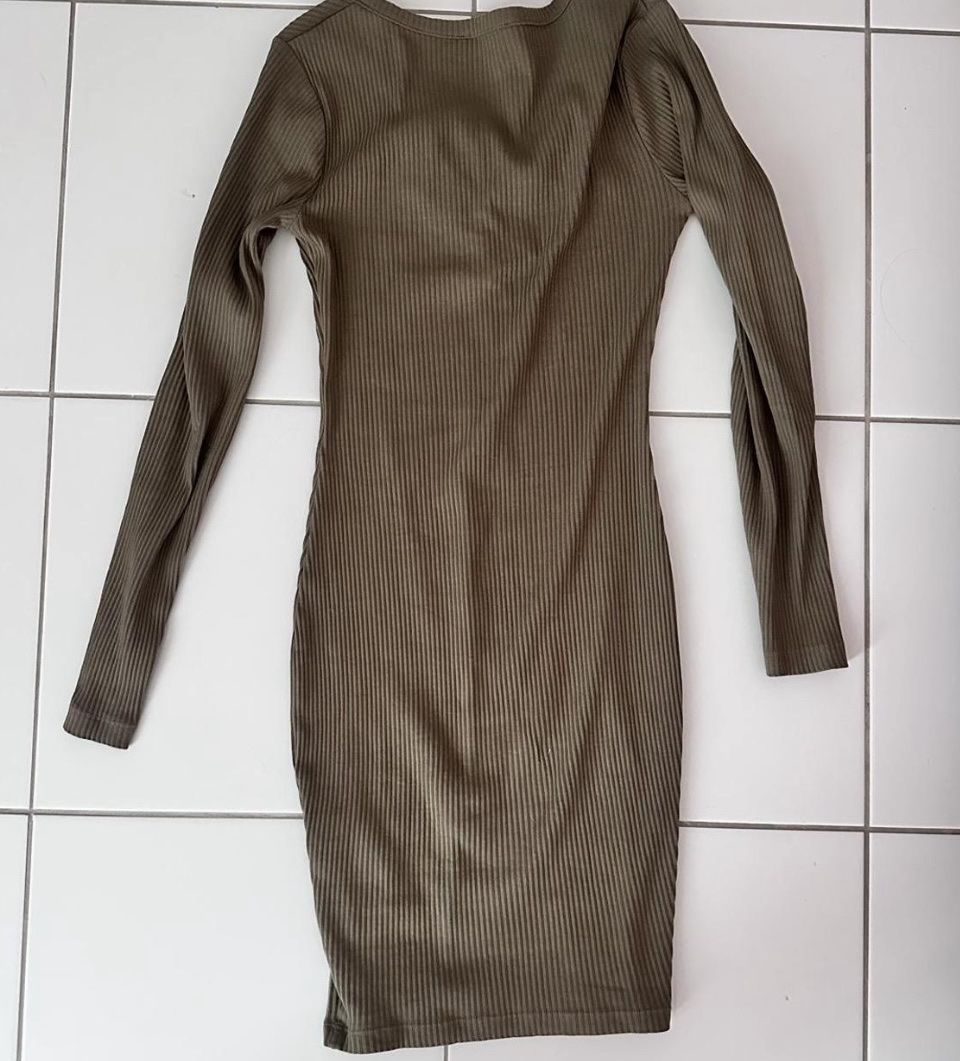 Vestiti: Olivgrünes Kleid 👗 – Nuovo (secondo la descrizione) da Winterthur venduto da nik_pr58 2