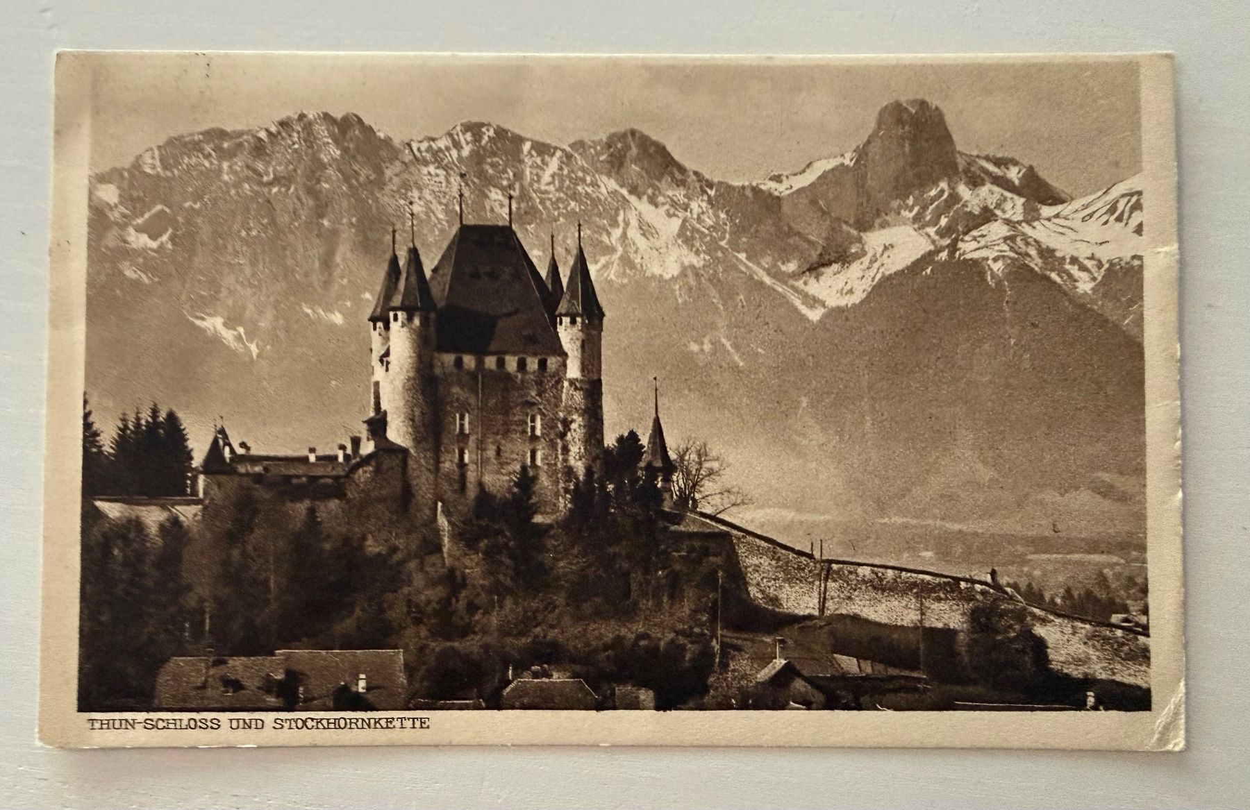 Ansichtskarten: Ansichtskarte: Schloss Thun und Stockhornkette – Gebraucht aus Ostermundigen von airline-trolley