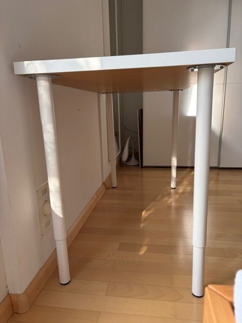 Ikea Scrivanie: Schreibtisch – Usato da Binningen venduto da son_x7yt 1