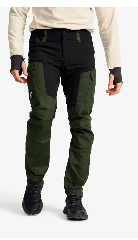 RevolutionRace Pantalons: Revolution Race Hose – Neuf avec emballage d'origine à Therwil par Edelweiss04