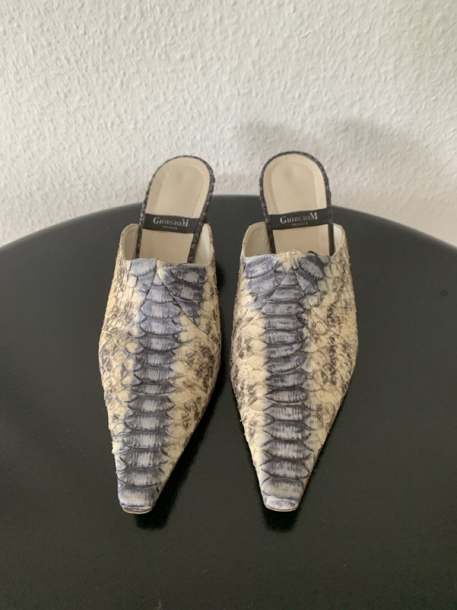 Scarpe da donna: GiorgioM: Pantoletten aus echtem Pythonleder, 36.5, NP 399.- – Usato da Luzern venduto da paulablue 2