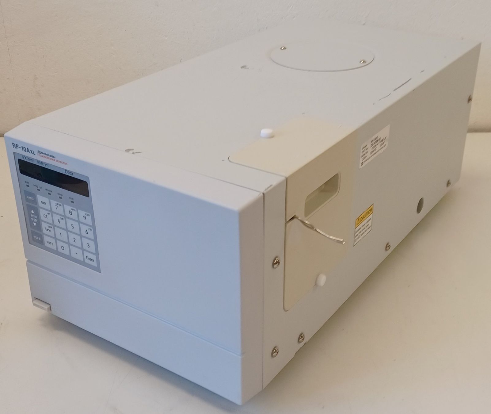 Laborzubehör: Shimadzu RF-10AXL HPLC Fluorescence Detector – Defekt aus Niederdorf von LeptonAG_Labor