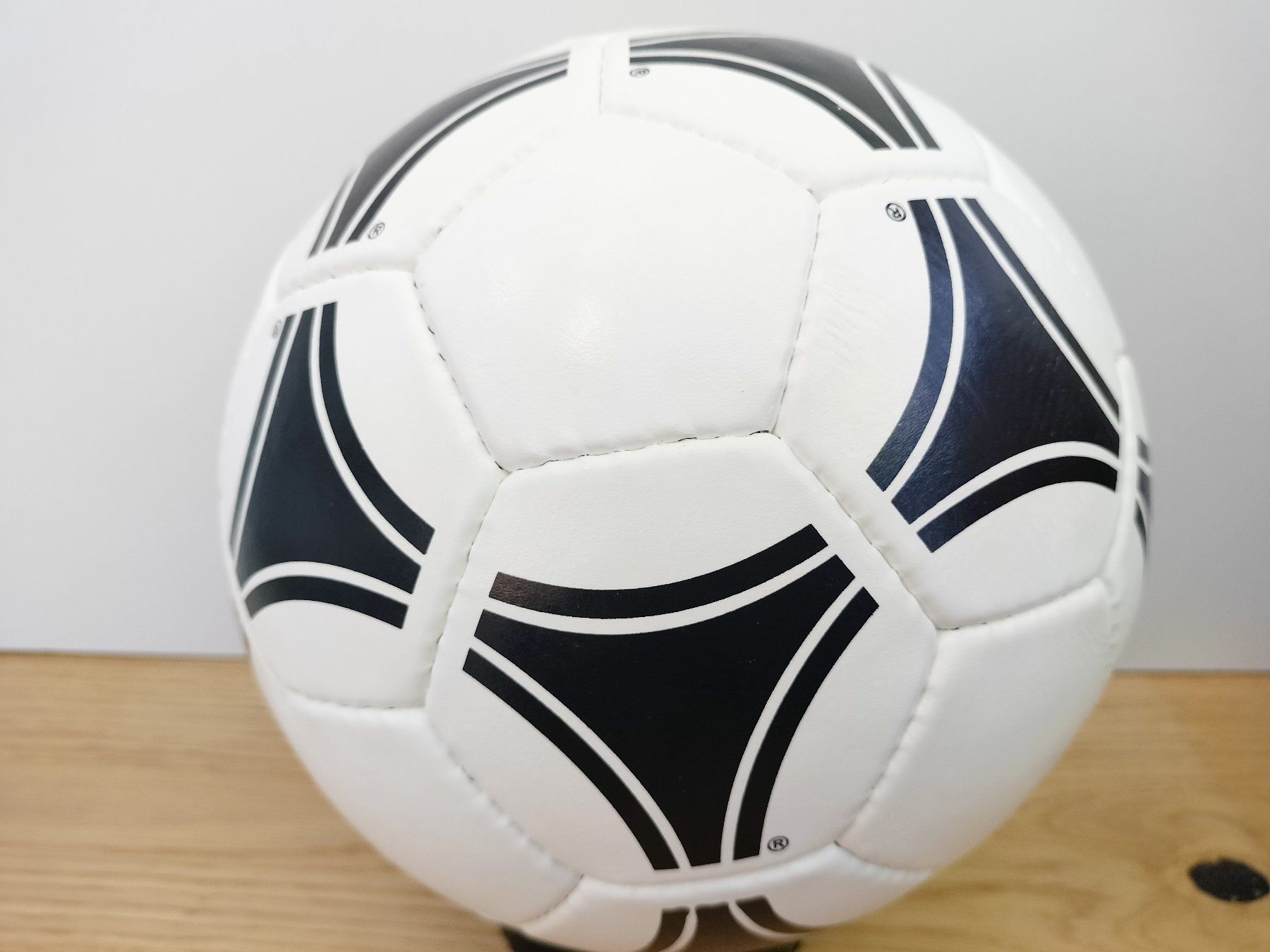 Adidas Palloni: Original Adidas Matchball WM 1982 – Usato da Wil SG venduto da kaizzen 6