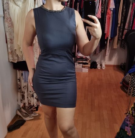 Elegantes Cocktailkleid mit Perlenkragen Gr. 38