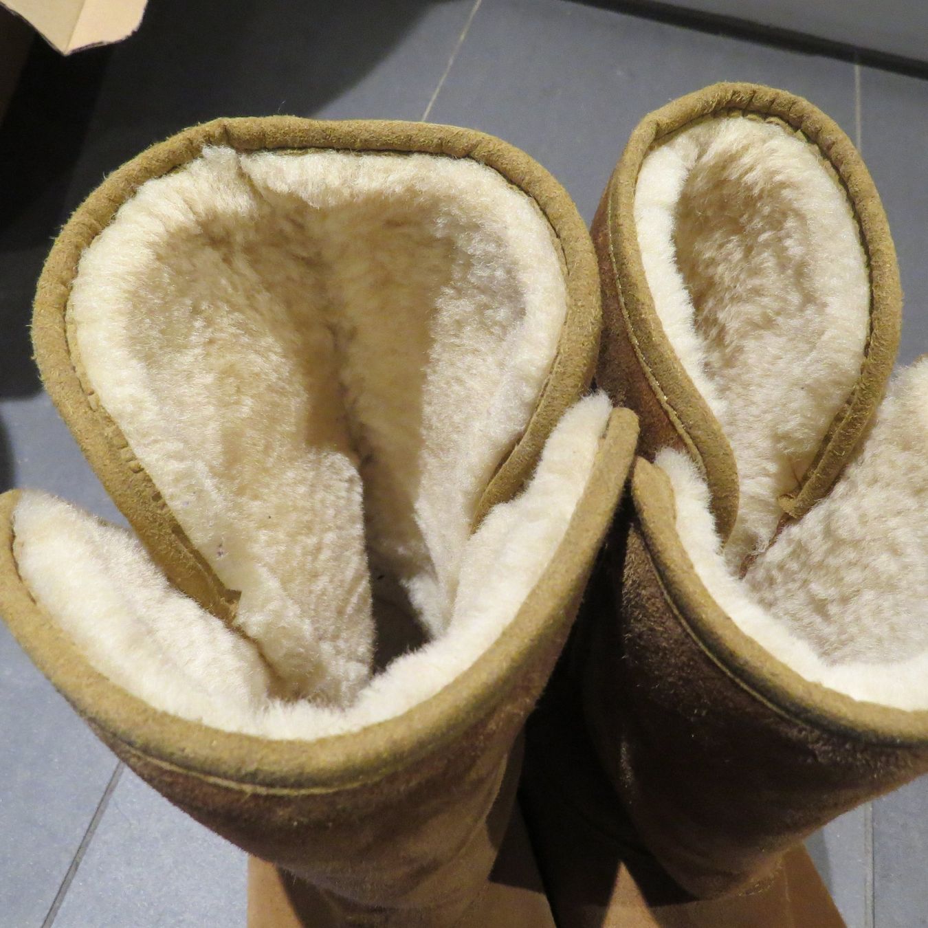 Ugg Scarpe da donna: Ugg Stiefel Grösse 40 Farbe Chestnut – Nuovo (secondo la descrizione) da Einsiedeln venduto da rotgypsy1969 1