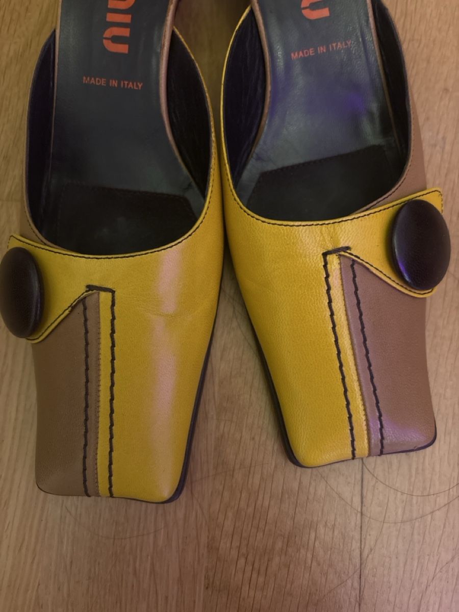 Miu Miu Scarpe da donna: Miu Miu Vintage Clods 90s – Usato da Bern venduto da LoveVintageY2K 2