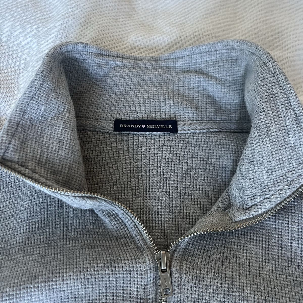 Brandy Melville Pullover & Sweatshirts: Brandy Melville Sweater / Quater-Zip – Gebraucht aus Luzern von art_w65h 1