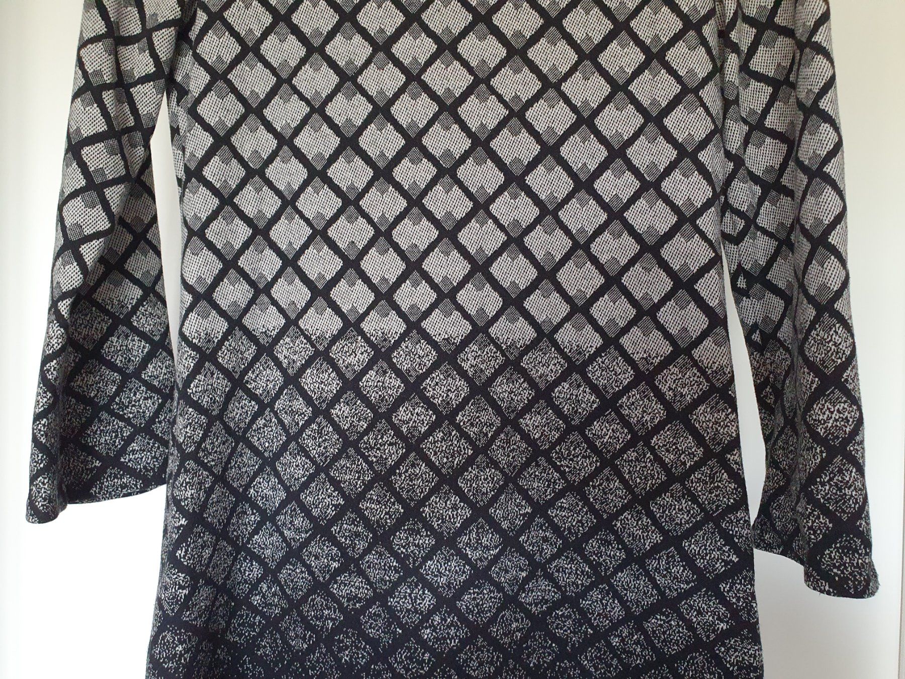 Ana Alcazar Kleider: Ana Alcazar Gr. 36, grau / schwarz – Neu (gemäss Beschreibung) aus Heinrichswil von sabi2809 7