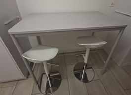 Grauer Bartisch