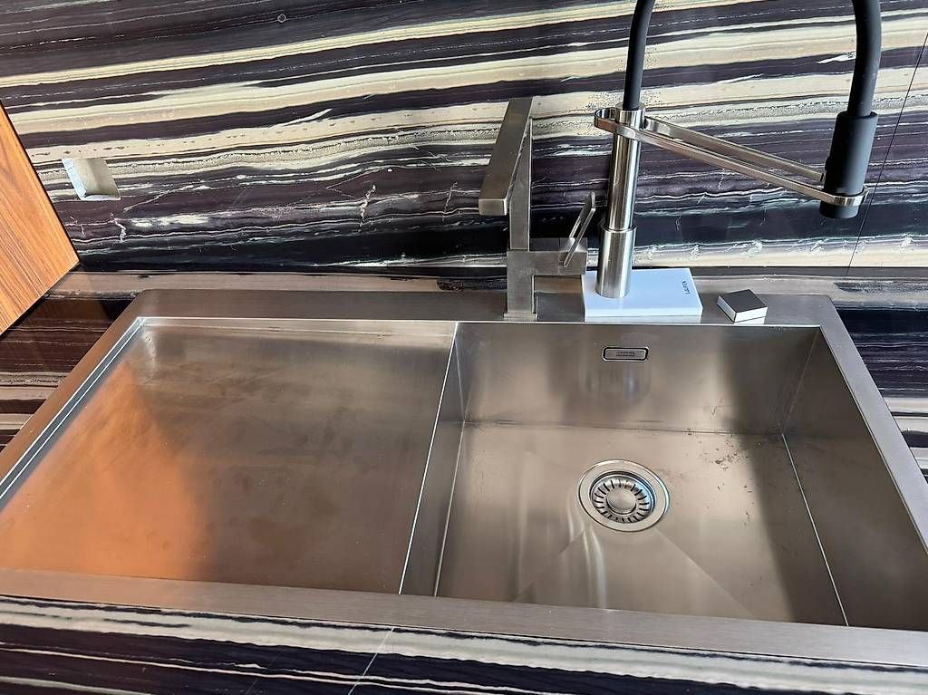 Komplettküchen: Cuisine EWE Finisio neuve (d'exposition) – Gebraucht aus Fribourg von Arlapseo 6