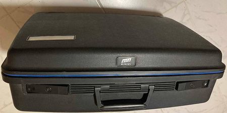 valise Delsey  2.9 kg seulement