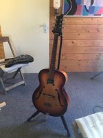 Ca 50 jährige Jazzgitarre mit Zoller Tonabnehmer