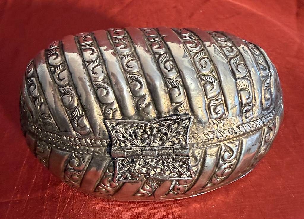 Portagioie: Versilberte Schmuckdose Samtauskleidung  im Barockstil – Usato da Fahrwangen venduto da Dirk.Gerlach 3