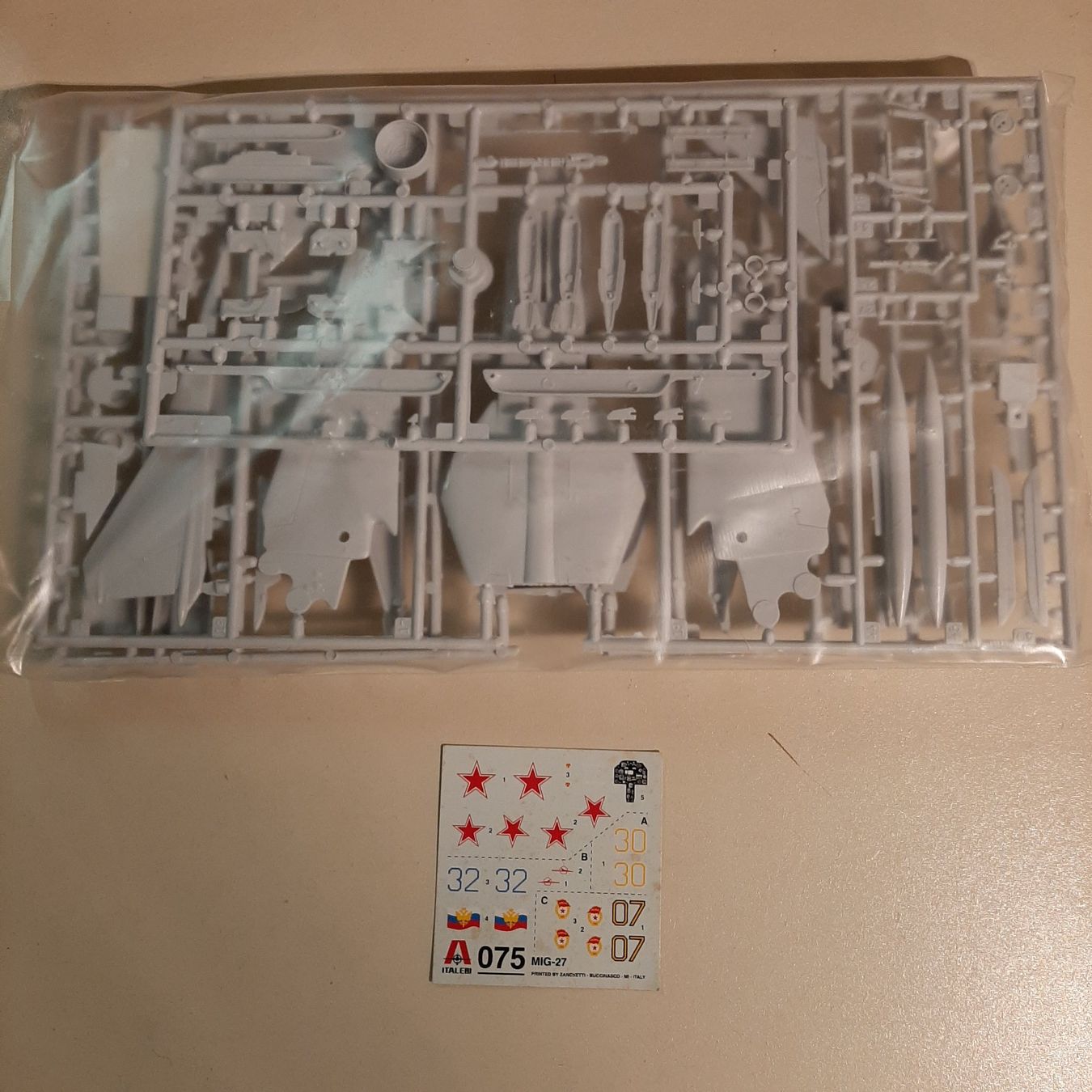 Italeri Kit di modellismo & Modellini statici: 2491 ... MIG-27 M ... Italeri 075 – Nuovo (secondo la descrizione) da Bonstetten venduto da Benibanny59 2