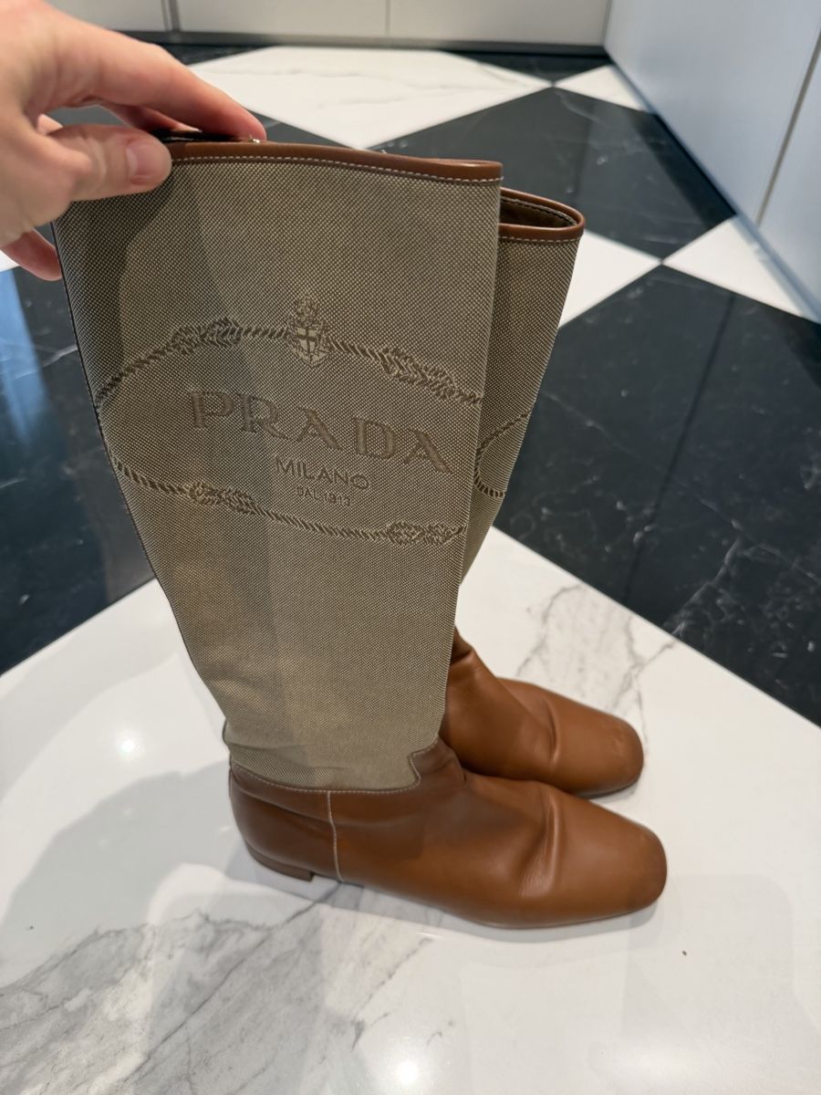 Prada Damenschuhe: Prada Stiefel – Gebraucht aus Arlesheim von FabiKl