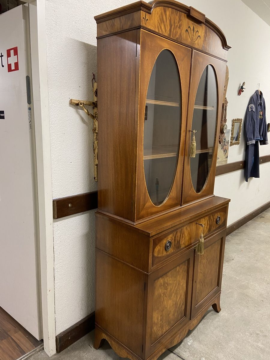 Vetrine: Alte Vitrinenschrank – Usato da Dietikon venduto da brocki-eyra 8