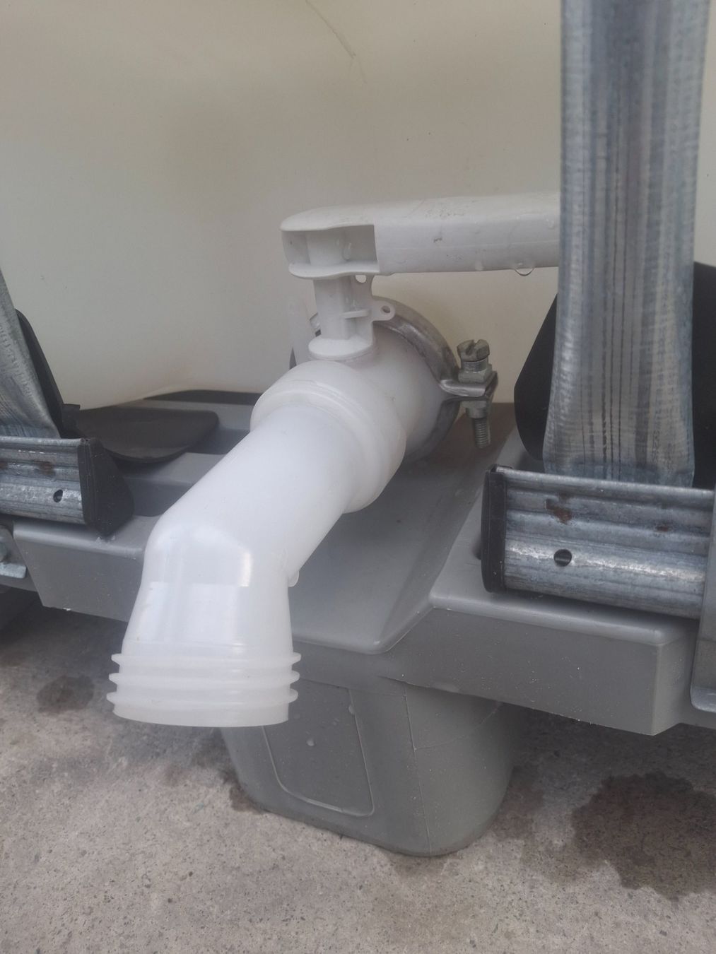 Abreuvoirs & Auges: 1000 Liter Wassertank IBC – D'occasion à Siebnen par Grosswis50 9
