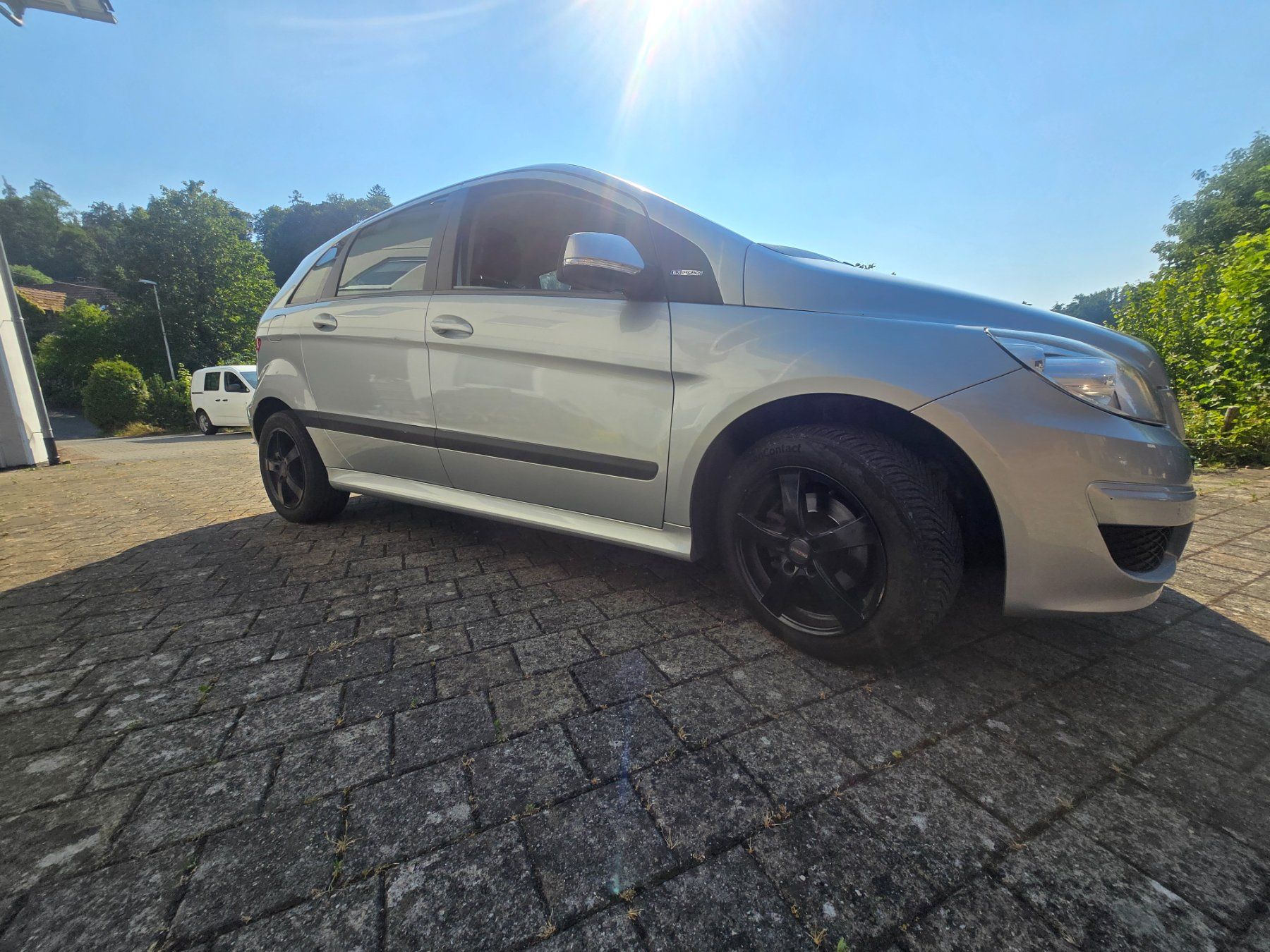 Mercedes-Benz Autos: Mercedes Benz B180 Blue – D'occasion à Ammerswil AG par Nordpolarmeer 1