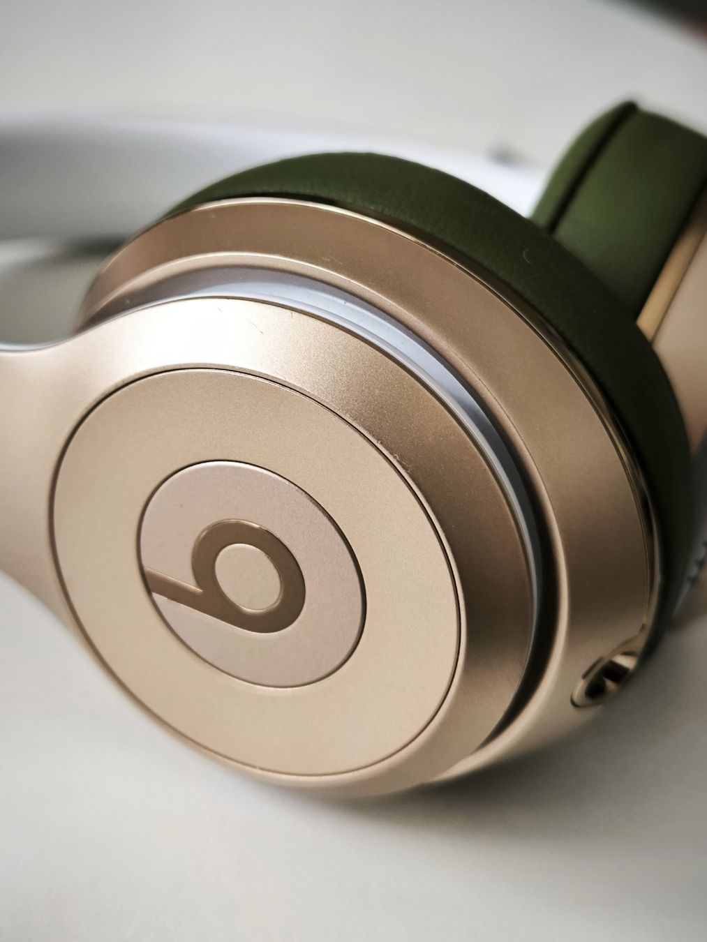 Beats Cuffie: Beats Solo 3 headphones  – Usato da Riaz venduto da vanucaptures 3