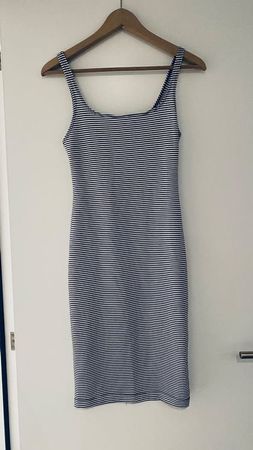 Schönes Kleid ZARA Trafaluc