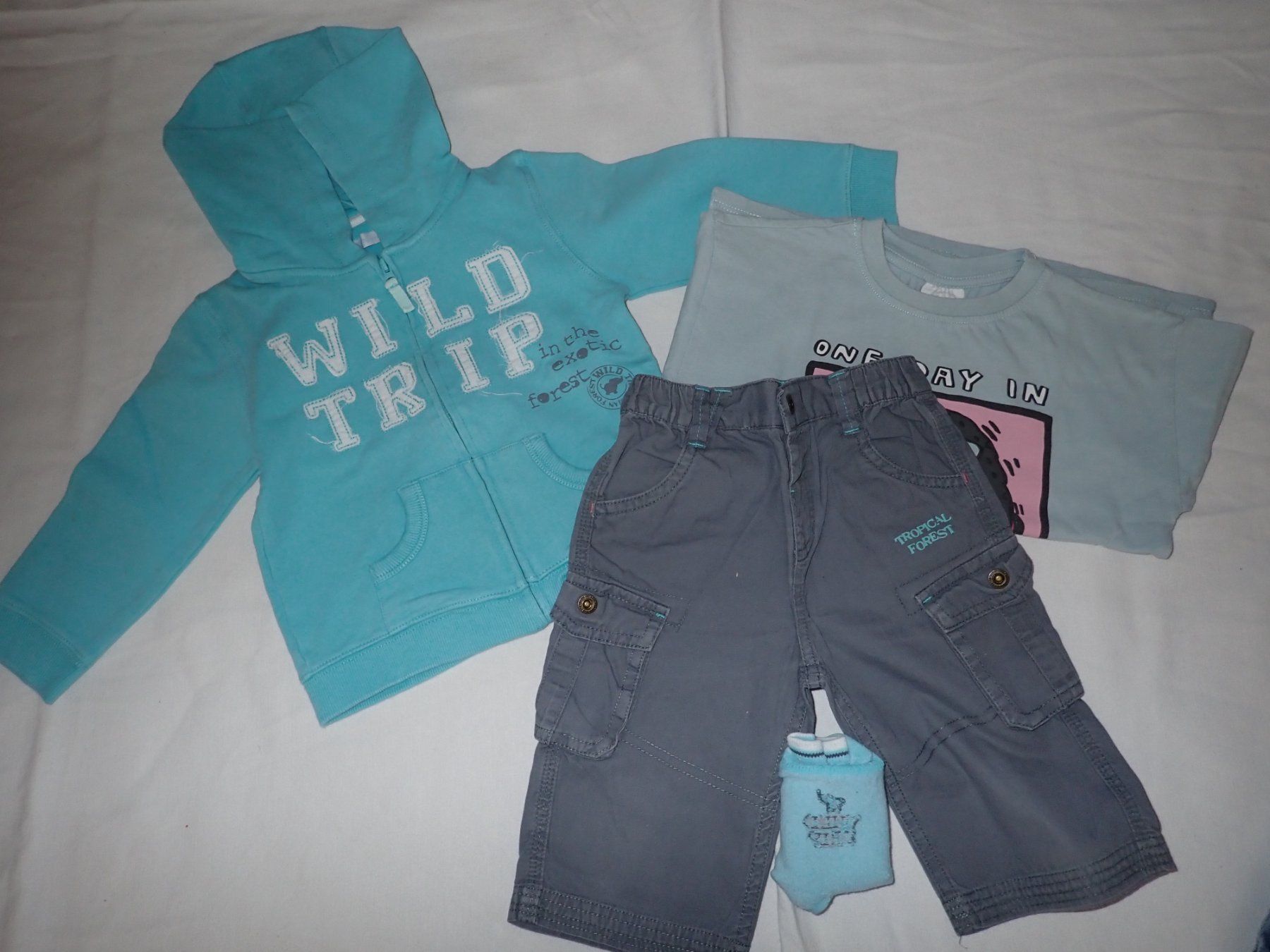 Lotti & Set di vestiti: Vêtements été garçon 98-b – Nuovo (secondo la descrizione) da Petit-Lancy venduto da camping_car 3