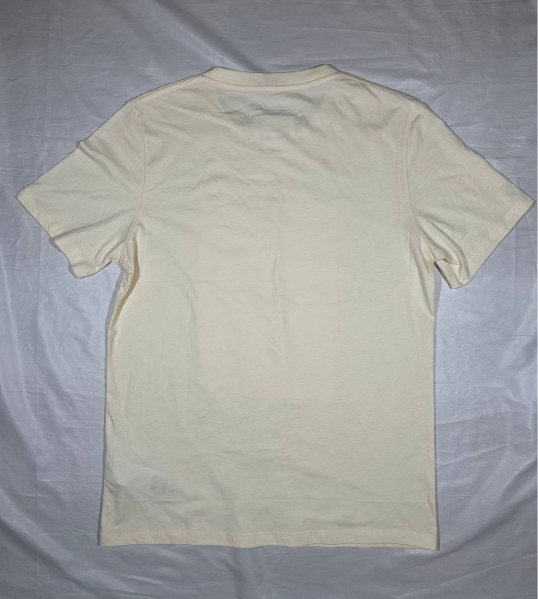 Maison Margiela T-shirt: Maison Margiela T-shirt  – Usato da Pfäffikon ZH venduto da Nataliia. 1