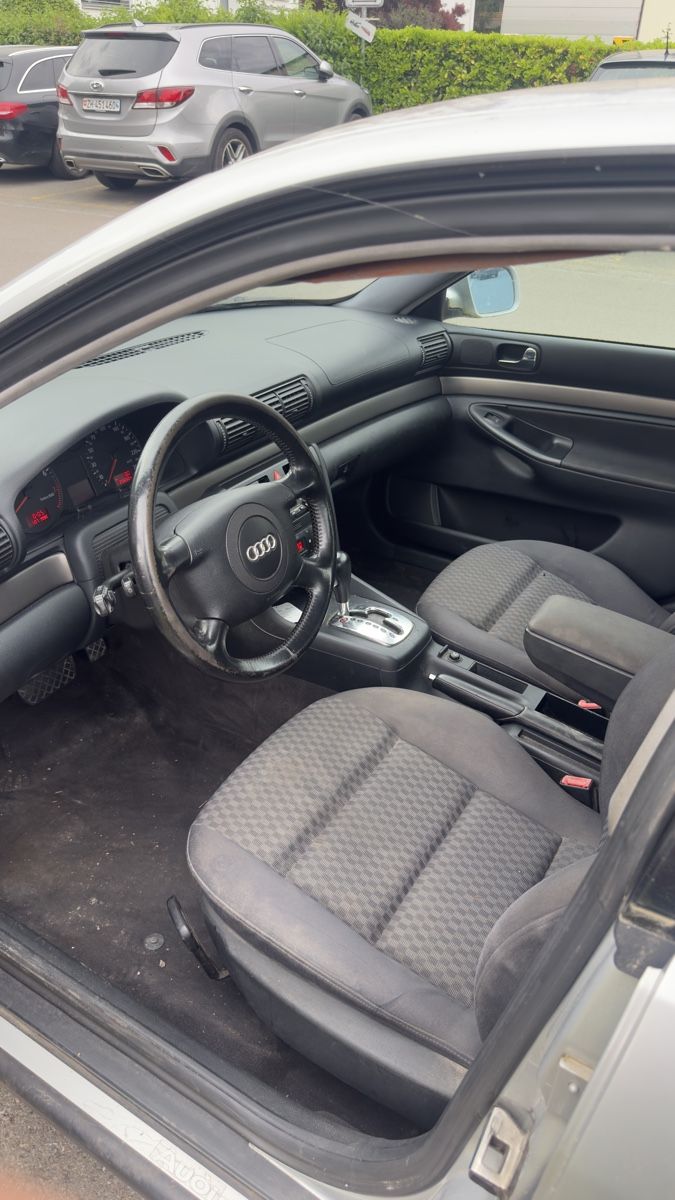 Audi Automobili: Audi A4 B5 2.4 V6 AUTOMAT ab 1Fr. – Difettoso da Embrach venduto da siiviisii 4