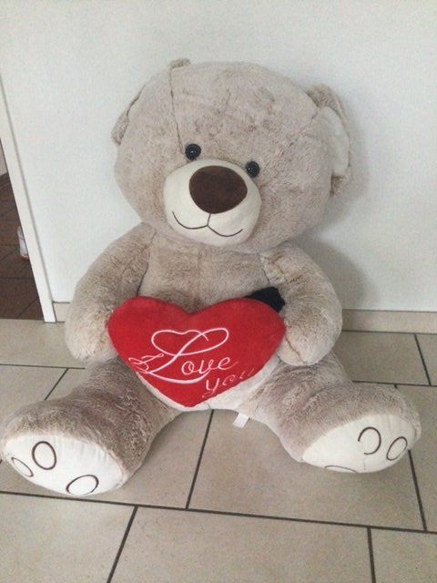 Spielzeuge: grosser Plüschbär mit I love you – Neu und originalverpackt aus Rafz von Dasyfani
