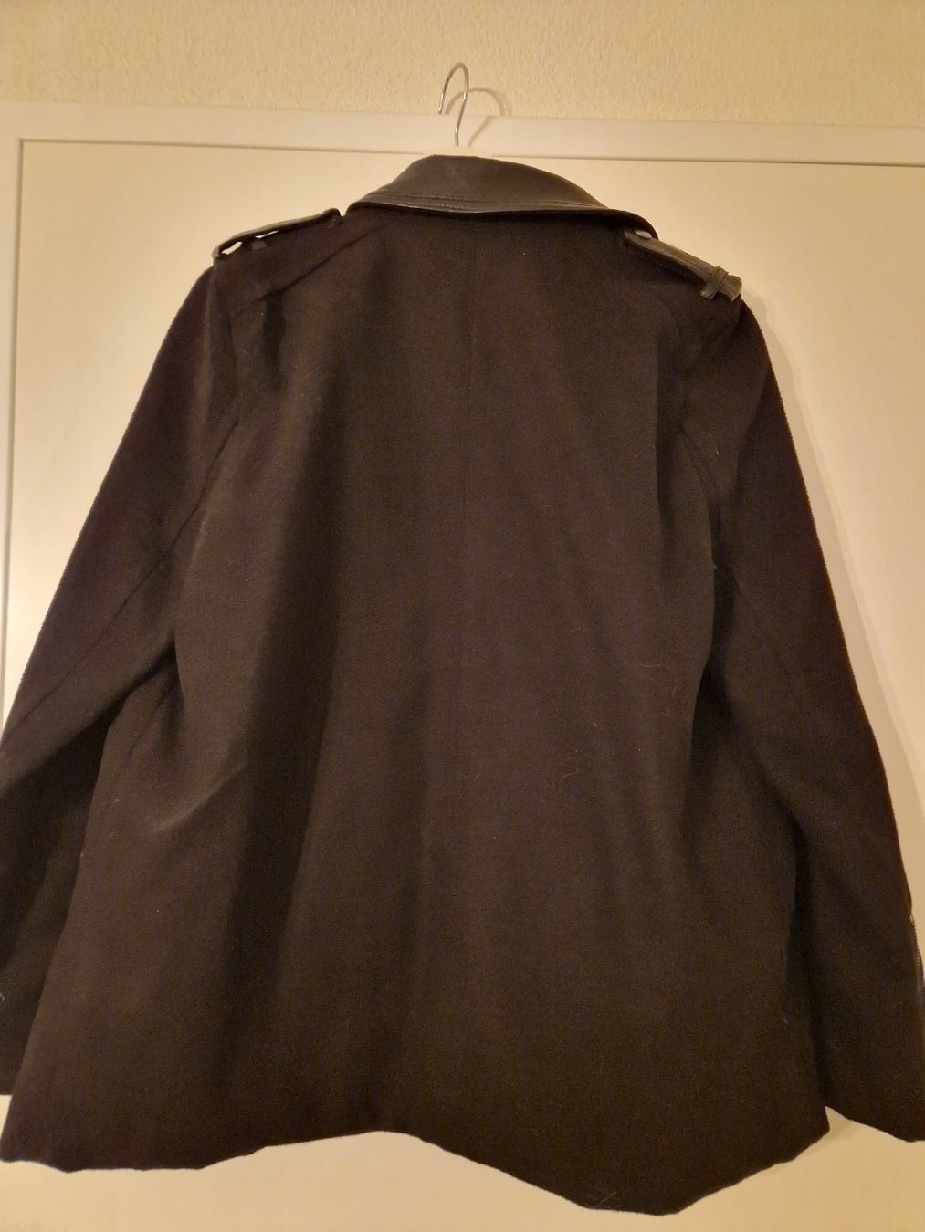 Tally Weijl Jacken: Übergangsjacke schwart in grösse 40 – Gebraucht aus Sursee von saj_5rfk 2