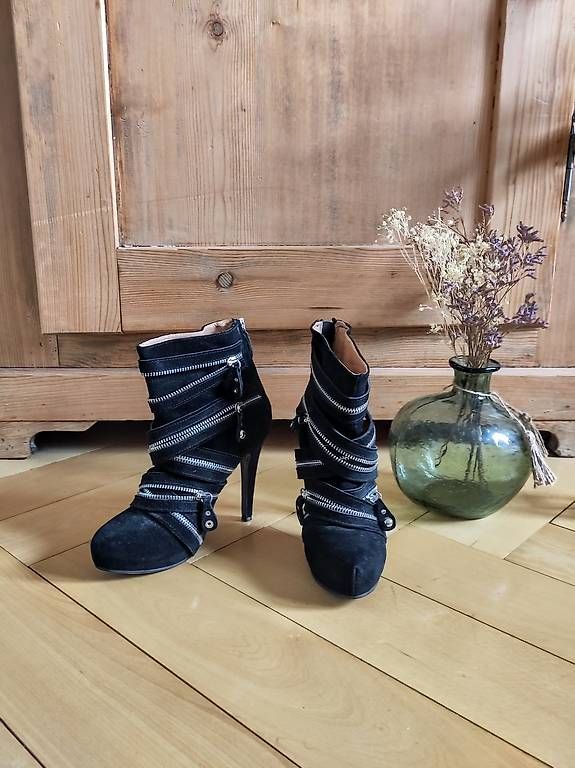 Scarpe da donna: High Heels schwarz mit Reissverschluss Gr. 38 – Usato da Luzern venduto da birnli 5
