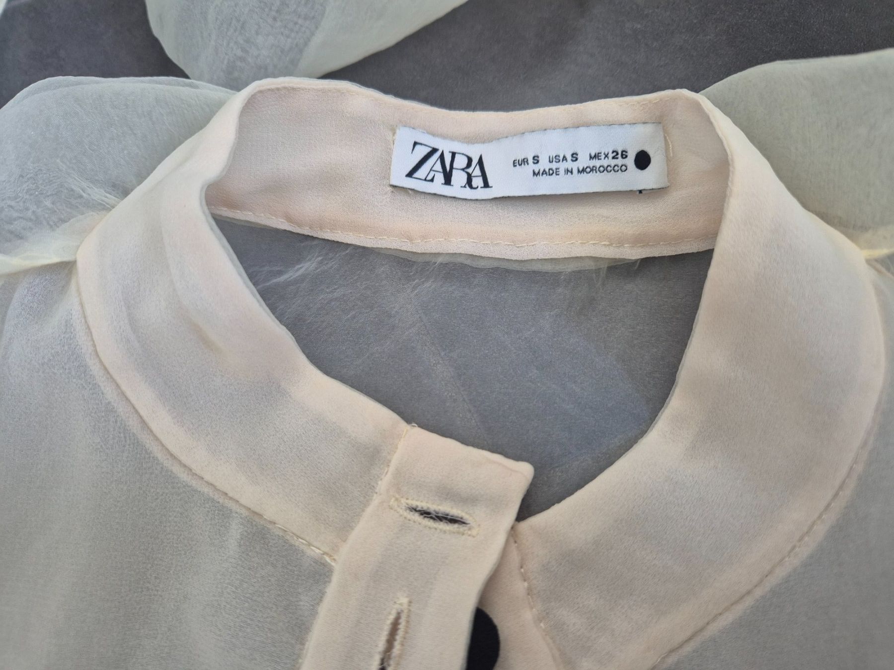 Zara Blusen: Zara sheer ivory blouse size S – Gebraucht aus Zürich von monadiederich 2