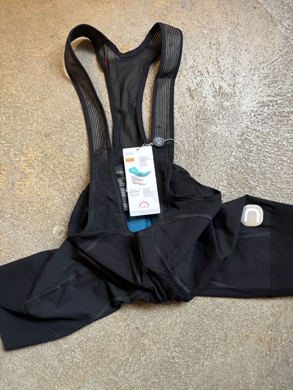 Pantaloni: Short Vélo Dotout Homme Taille XL – Nuovo e nell'imballaggio originale da Orbe venduto da D-stockFactory-Orbe