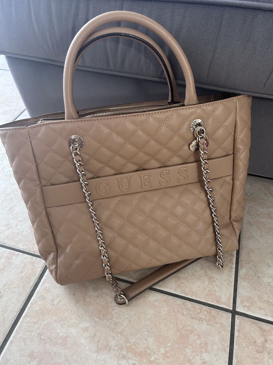 Guess Sacs femmes: Borsa Guess – D'occasion à Cugnasco par sd1520