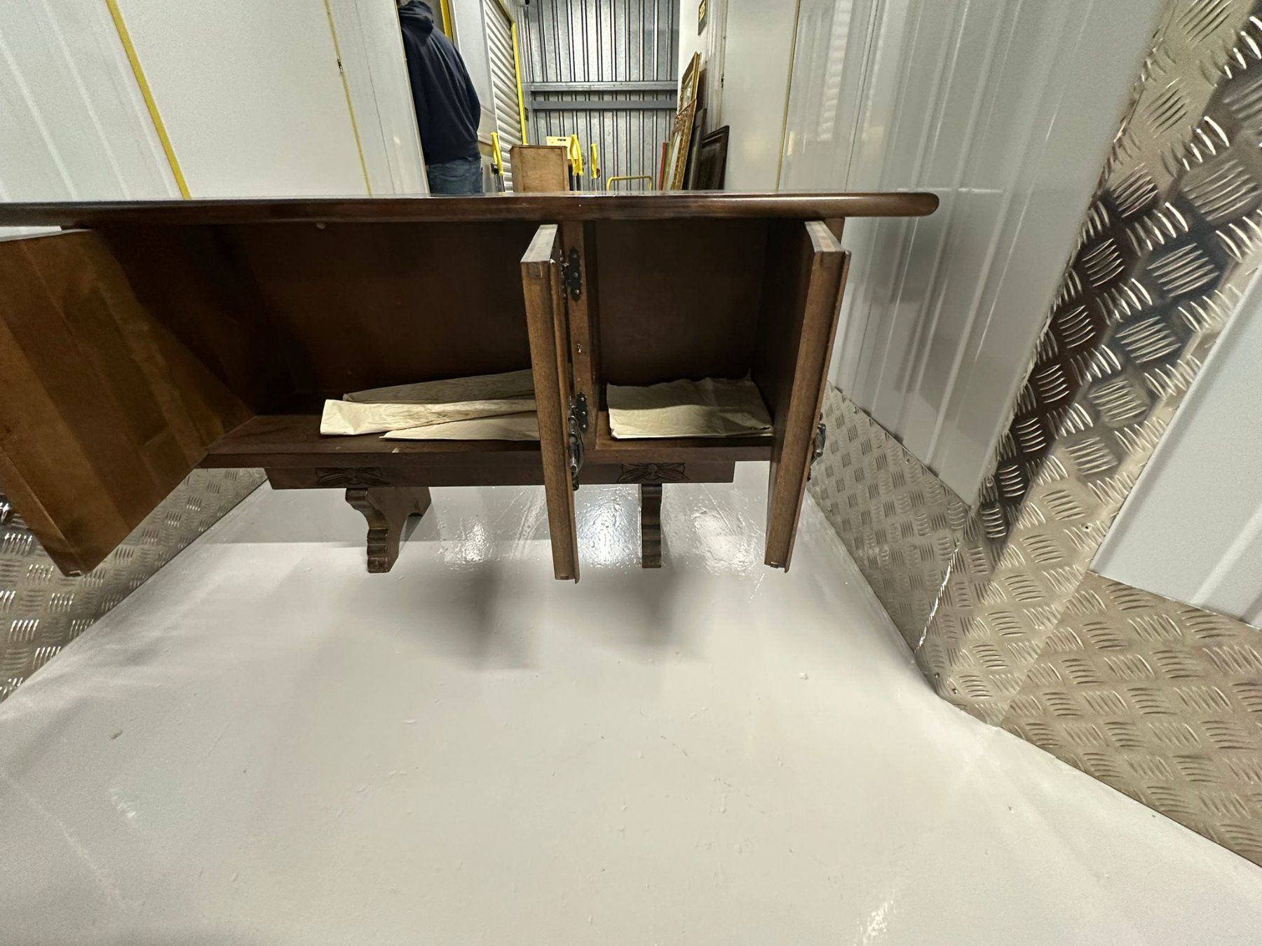 Credenze: Solid wood sideboard, carvings, antique style, unique – Usato da Killwangen venduto da bmy_5rtt 4