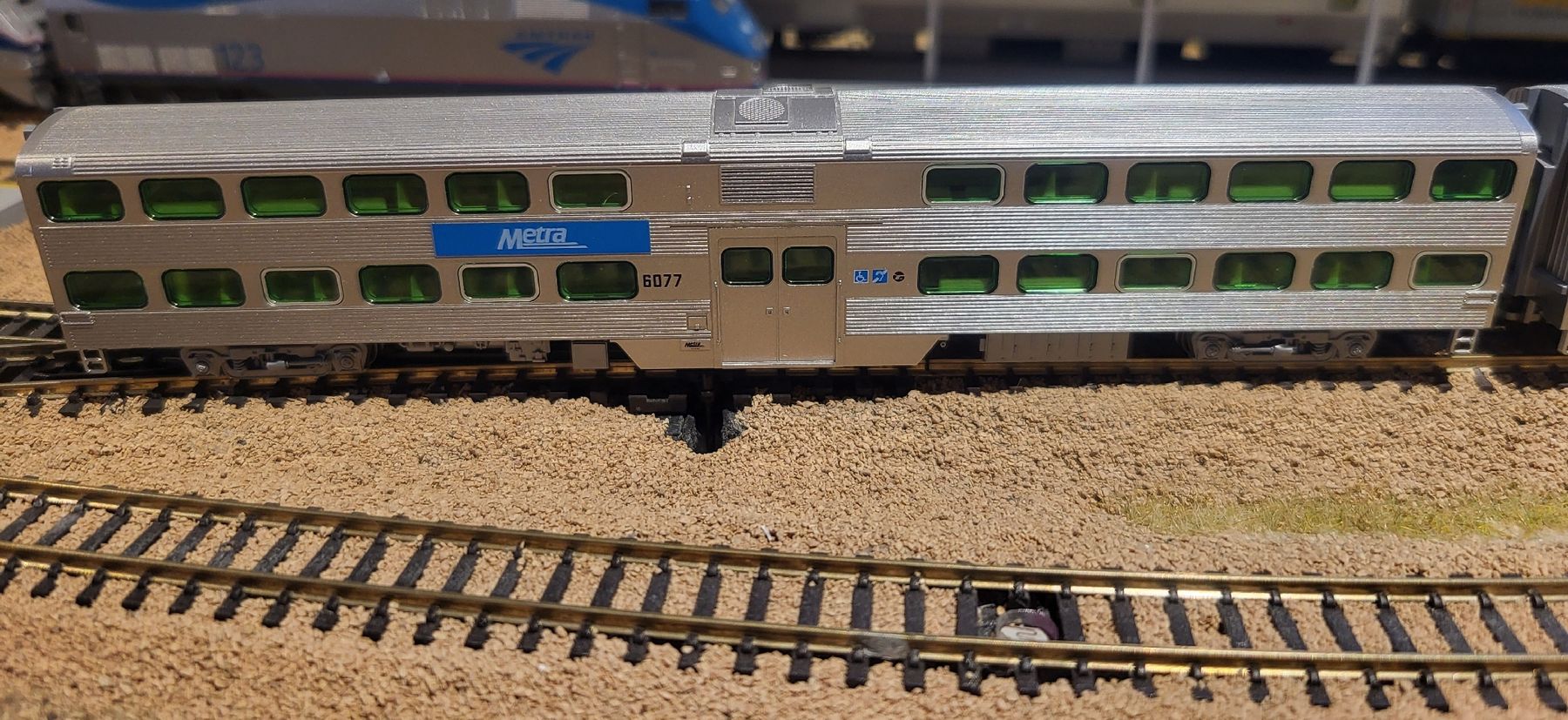 Kato Modellini di ferrovie: 2x voitures Metra, kato  – Usato da Goumoens-la-Ville venduto da nsbourquin 1