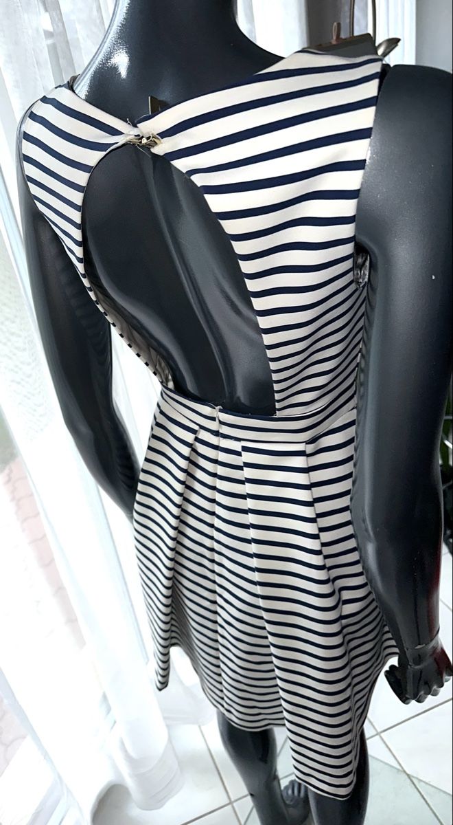 Zara Kleider: ZARA KLEID GR. XS neuwertig – Neu (gemäss Beschreibung) aus Unteraegeri von MH203 6