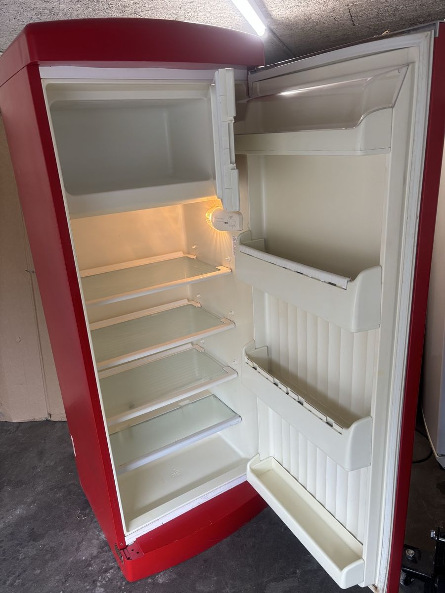 Frigoriferi: Kühlschrank mit Gefrierfach – Usato da Gränichen venduto da R.7 1